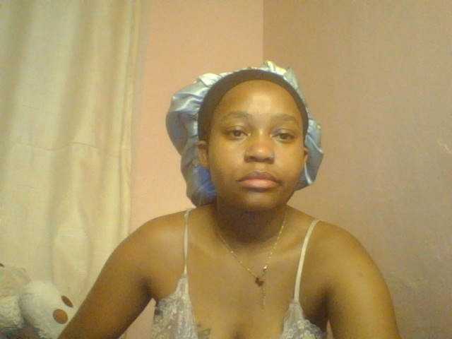 Evee live cam on BongaCams