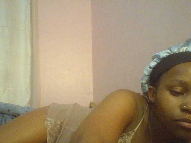 Evee live cam on BongaCams