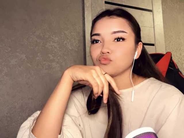 OfeliaHarger live cam on BongaCams