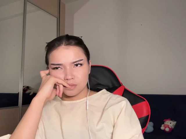 OfeliaHarger live cam preview