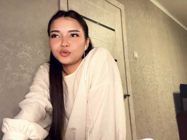 OfeliaHarger live cam on BongaCams