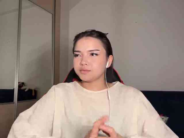 OfeliaHarger webcam