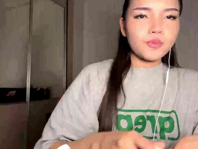 OfeliaHarger webcam