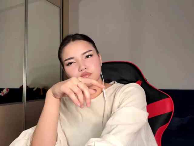 OfeliaHarger webcam