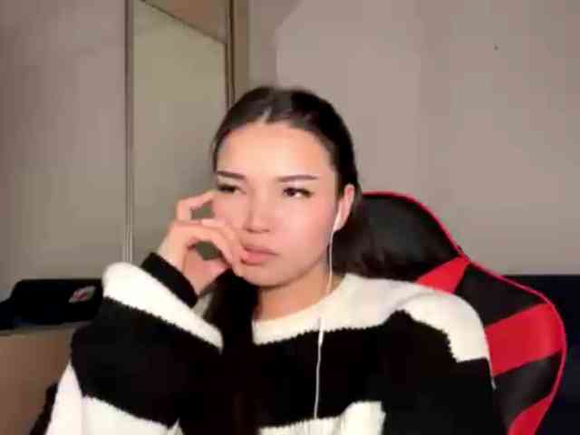 OfeliaHarger webcam