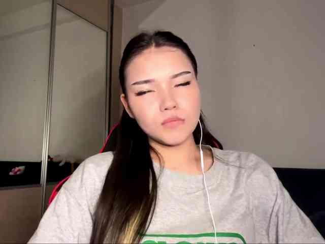 OfeliaHarger webcam