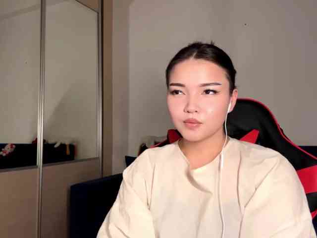 OfeliaHarger webcam