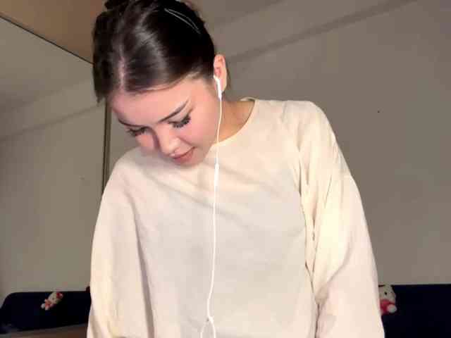 OfeliaHarger webcam