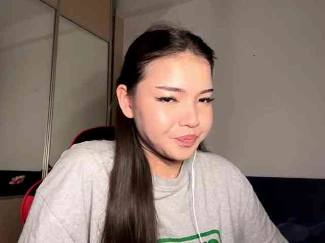 OfeliaHarger webcam