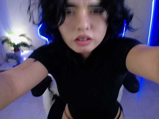 Raven-dark live cam