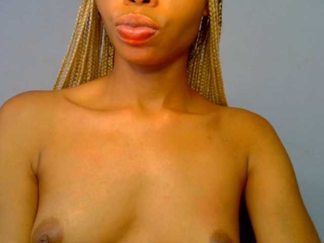Juicypussy2 live cam on BongaCams