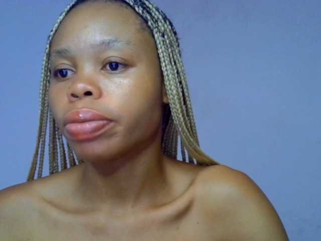 Juicypussy2 live cam on BongaCams