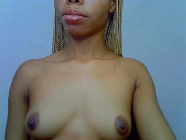 Juicypussy2 live cam on BongaCams