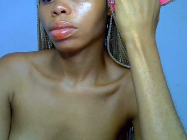 Juicypussy2 live cam on BongaCams