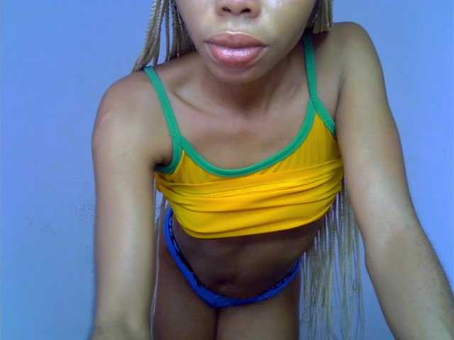 Juicypussy2 live cam on BongaCams