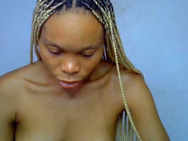 Juicypussy2 live cam on BongaCams