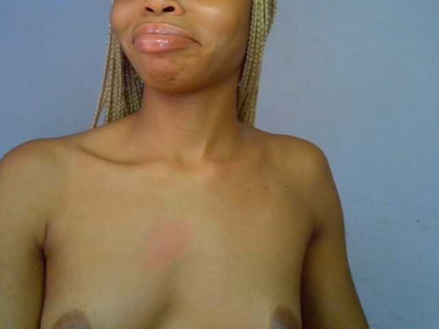 Juicypussy2 live cam on BongaCams