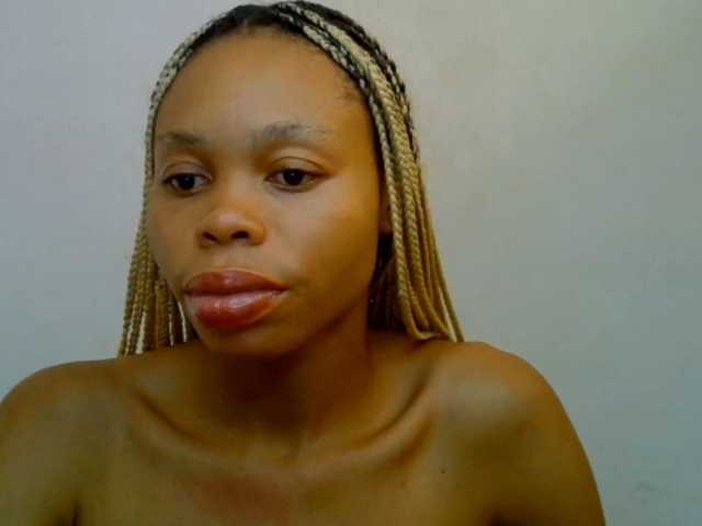 Juicypussy2 live cam on BongaCams