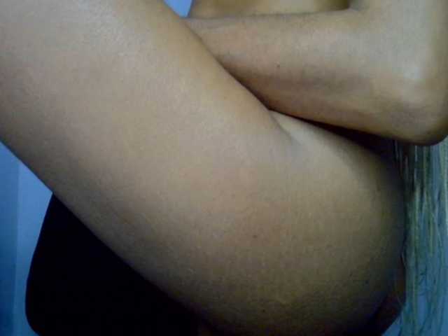 Juicypussy2 live cam preview