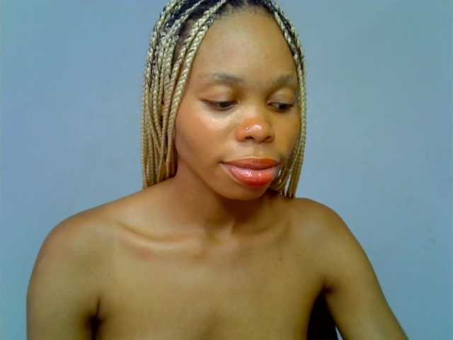 Juicypussy2 live cam on BongaCams