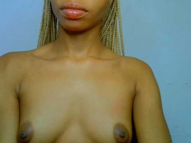 Juicypussy2 live cam on BongaCams