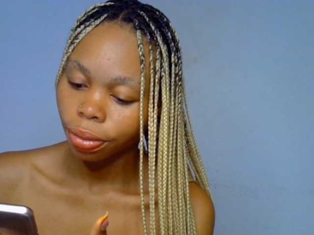 Juicypussy2 live cam on BongaCams