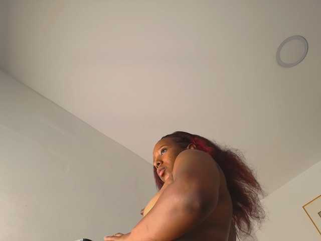 NahiaSoleil live cam on BongaCams