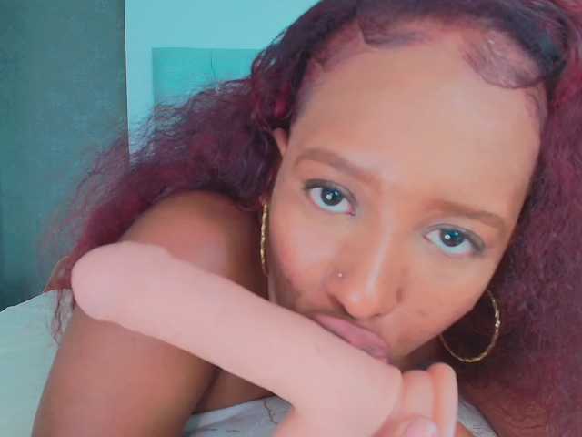 NahiaSoleil live cam on BongaCams
