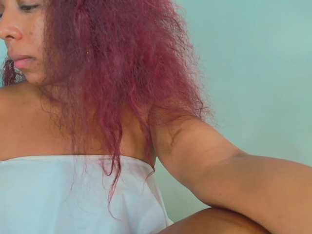 NahiaSoleil live cam on BongaCams