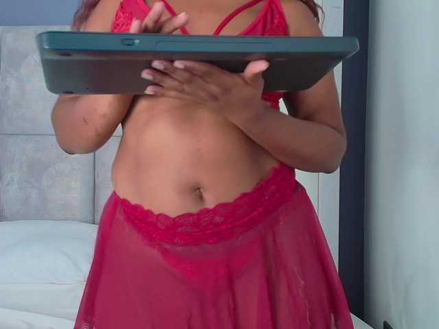 NahiaSoleil, en vivo ahora en BongaCams
