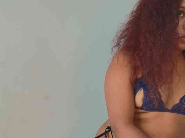 NahiaSoleil webcam