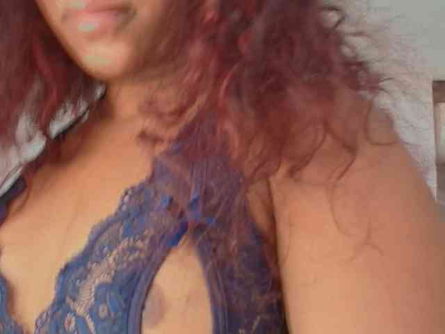 NahiaSoleil webcam