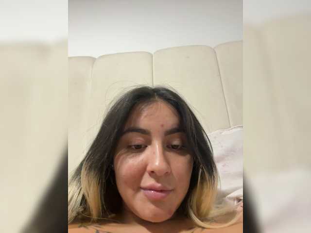 ElinaHon live cam on BongaCams