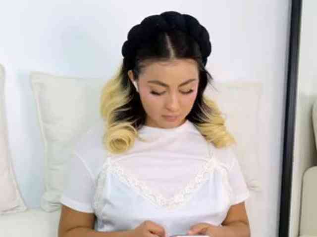 ElinaHon