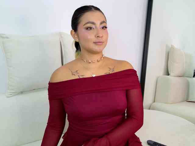 ElinaHon webcam