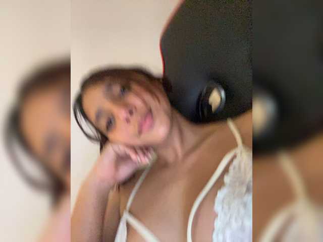 Alisson-Grey live cam on BongaCams