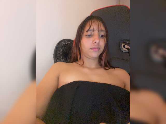 Alisson-Grey live cam on BongaCams