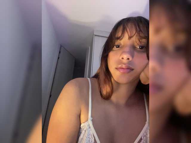 Alisson-Grey live cam on BongaCams