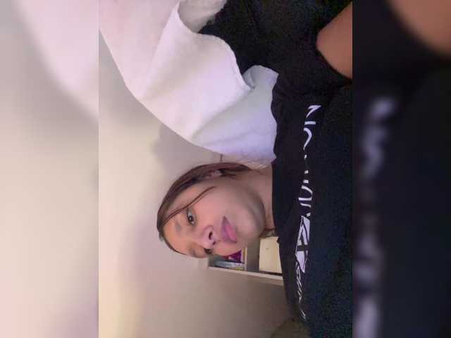 Alisson-Grey live cam on BongaCams