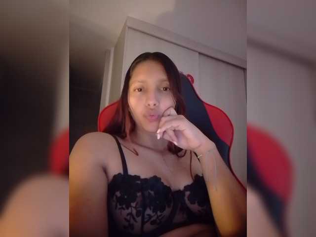 Alisson-Grey live cam on BongaCams