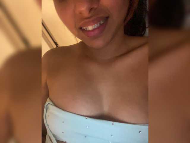 Alisson-Grey live cam on BongaCams