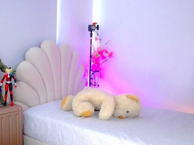 Alisson-Grey live cam on BongaCams