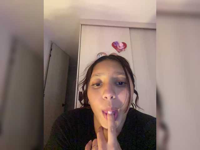 Alisson-Grey live cam preview