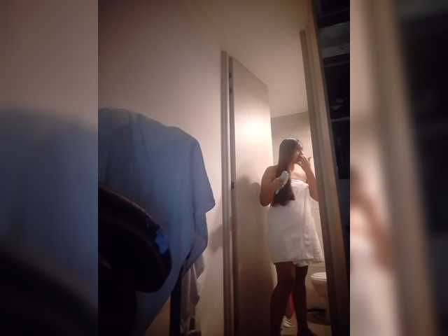 Alisson-Grey live cam on BongaCams