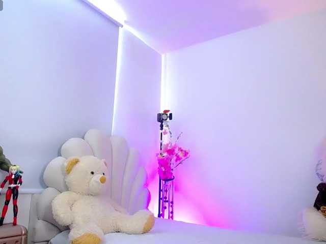 Alisson-Grey live cam on BongaCams