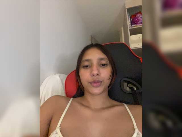 Alisson-Grey live cam on BongaCams
