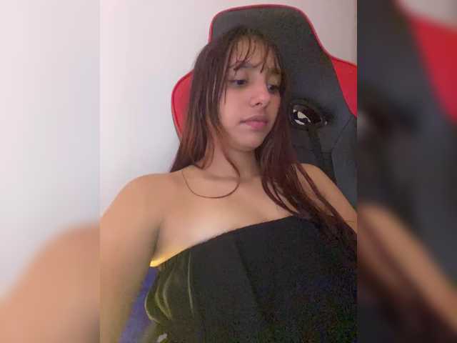 Alisson-Grey live cam on BongaCams