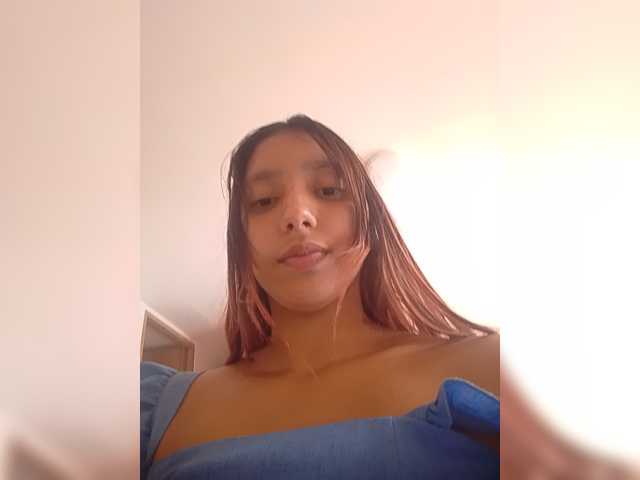 Alisson-Grey live cam on BongaCams