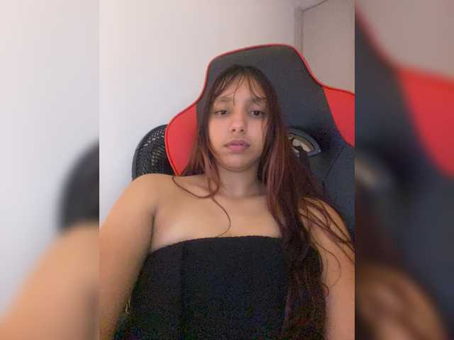 Alisson-Grey live cam on BongaCams