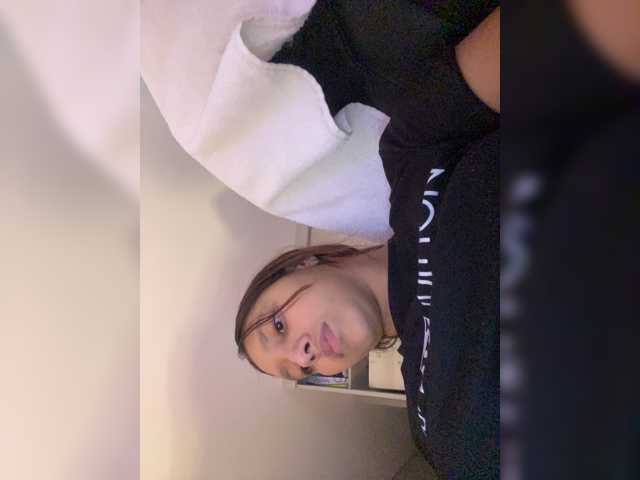 Alisson-Grey live cam preview
